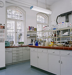 Labor in der VH Berlin e.V. Research Institute for Baker’s yeast